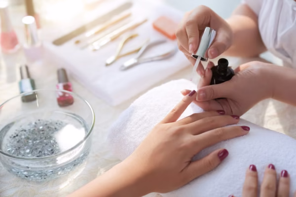 ORGANIC NAILS: Manicure & Pedicure
